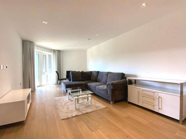 Apartment for sale in London Borough of Hounslow, Strand