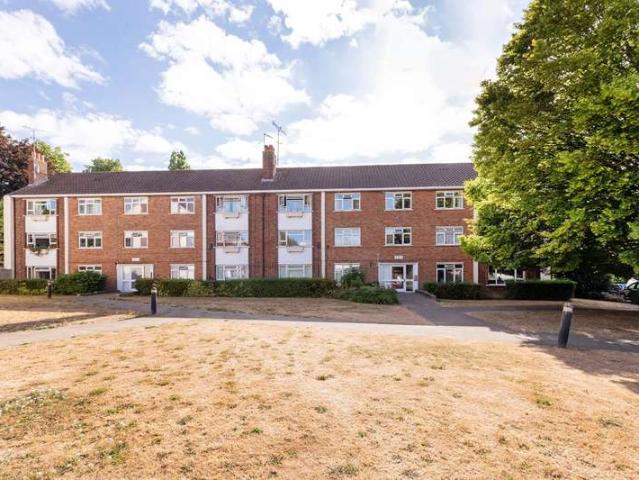 Apartment for sale in Cox Green, Maidenhead