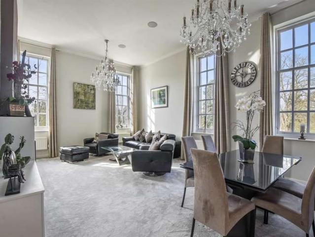 Apartment for sale in Frogmore, Five Acres