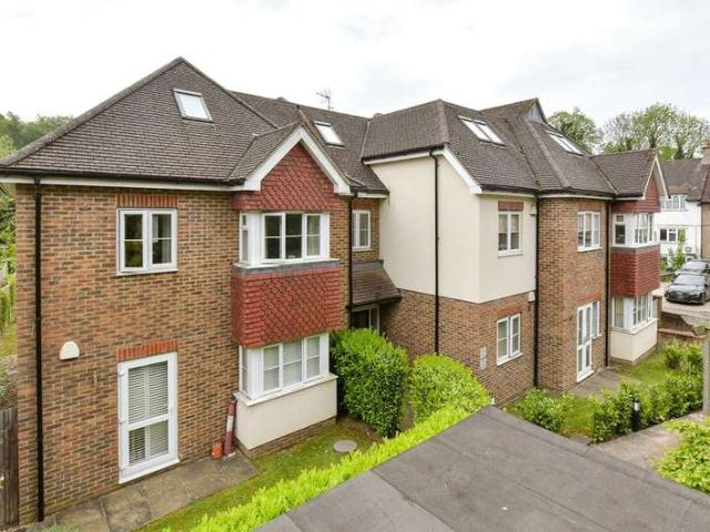 Apartment for sale in Red Hill, Surrey