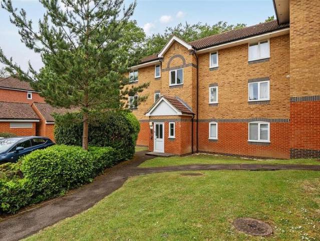 Apartment for sale in Crowthorne, Bracknell Forest
