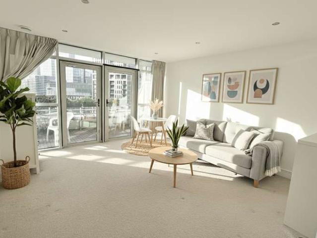 Apartment for sale in Stratford Marsh, Greater London