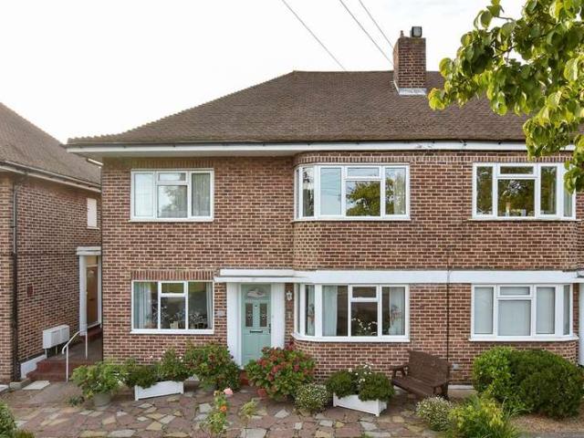 Apartment for sale in London Borough of Croydon, Shirley