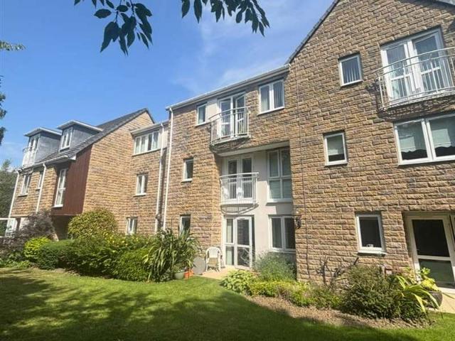 Apartment for sale in Lindley, West Yorkshire