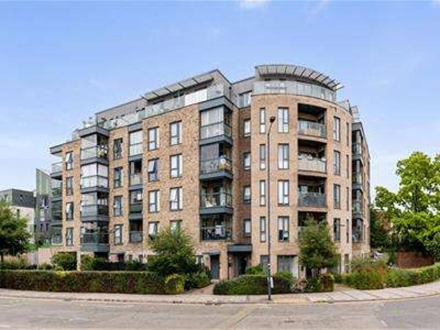 Apartment for sale in Dollis Hill, Greater London