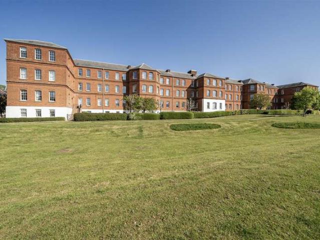 Apartment for sale in Hampshire