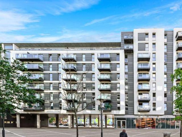 Apartment for sale in Hayes, Greater London