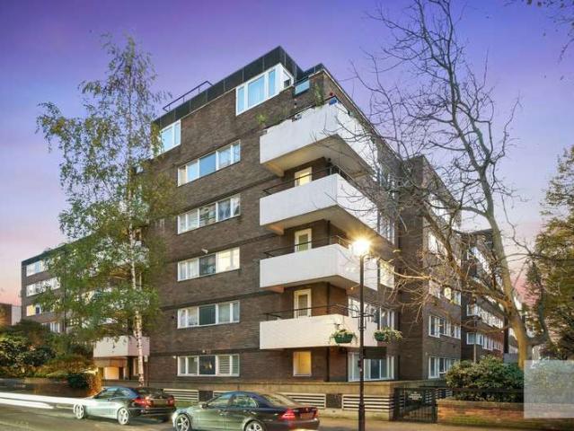 Apartment for sale in Paddington, Greater London