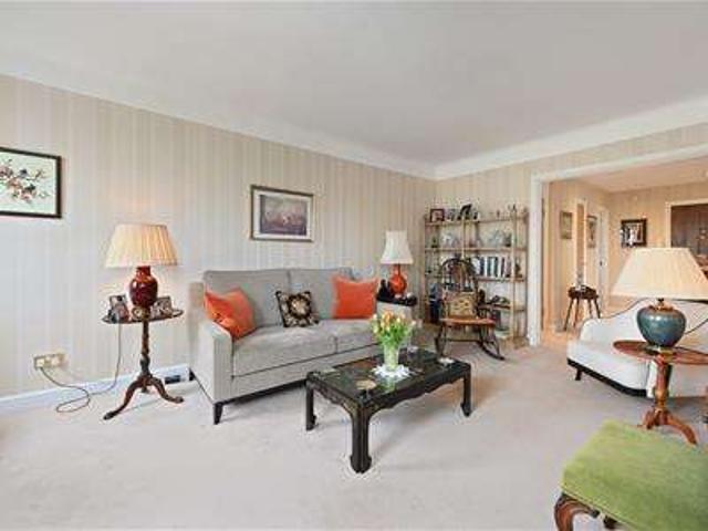 Apartment for sale in St John's Wood, St. John's Wood