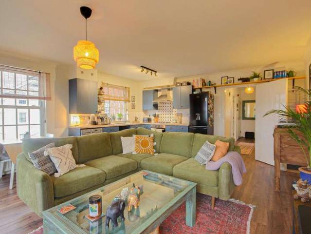 Apartment for sale in Wotton Pitch, Gloucester
