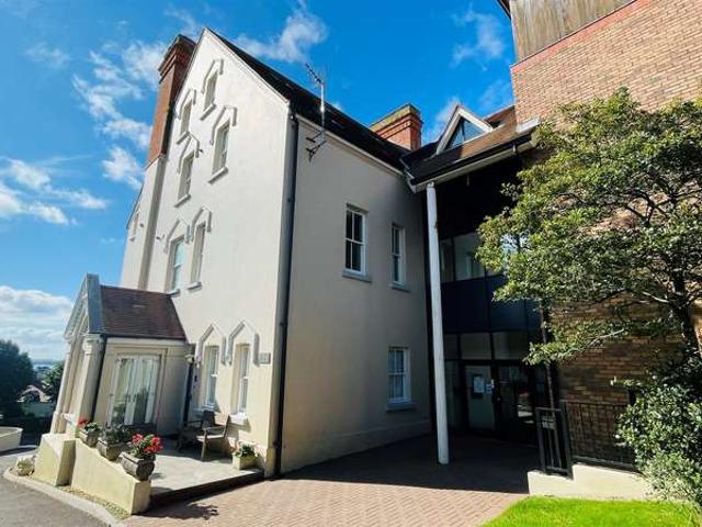 Apartment for sale in Tenby, Wales
