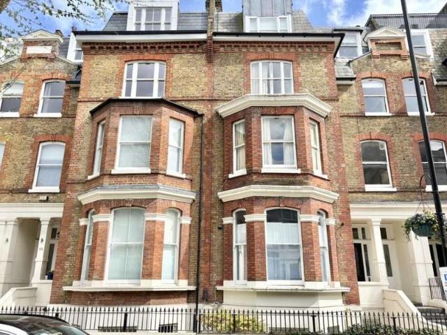 Apartment for sale in Maida Vale, Greater London