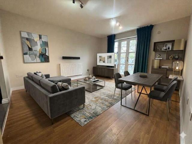 Apartment for sale in The Hale, Mill Hill