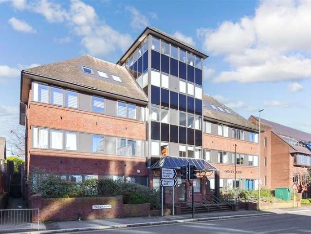 Apartment for sale in Red Hill, Surrey