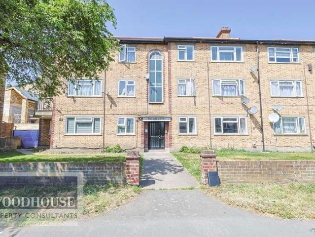 Apartment for sale in Broxbourne, Hertfordshire