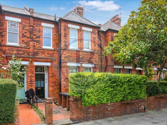 Apartment for sale in Archway, Greater London