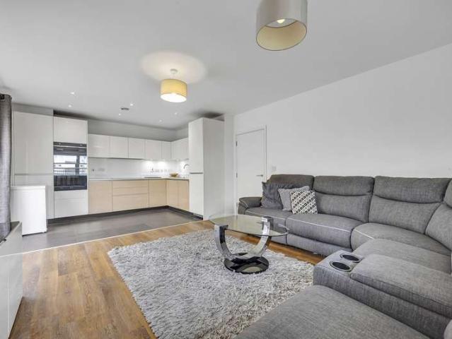 Apartment for sale in London Borough of Havering, Greater London