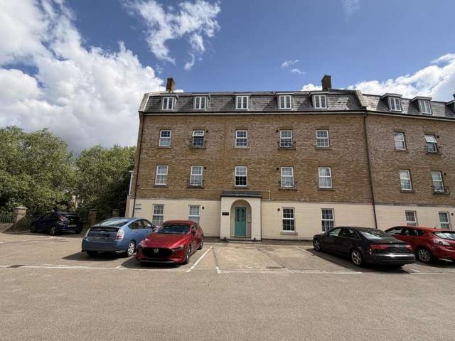 Apartment for sale in Haydon End, Abbey Mead