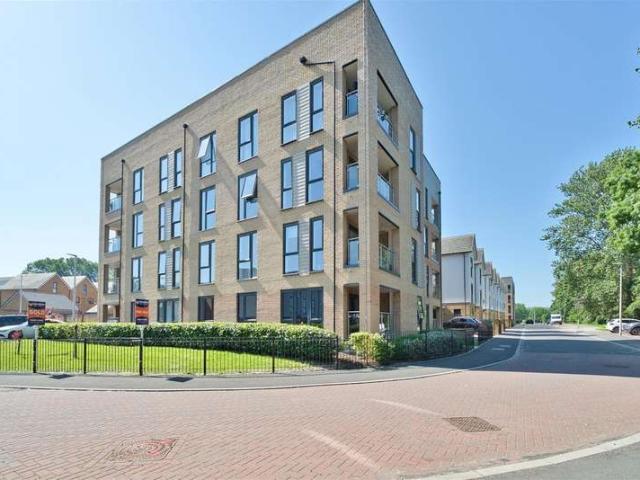Apartment for sale in Locking Parklands, Locking