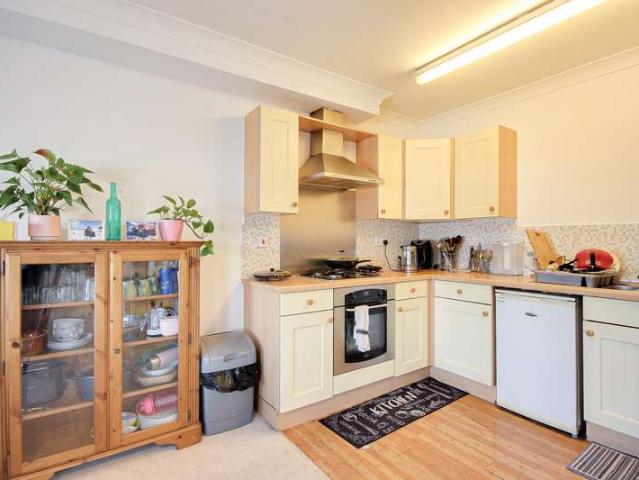 Apartment for sale in Wotton Pitch, Gloucester