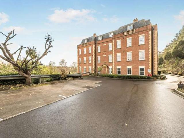 Apartment for sale in Hawford, Hampshire