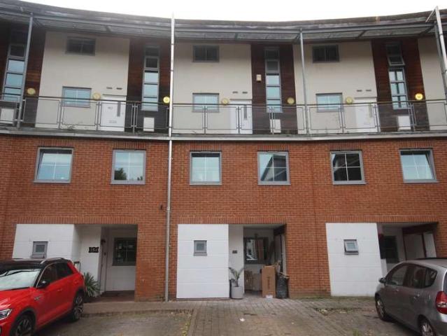 Apartment for rent in Slough