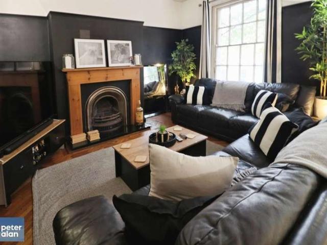Apartment for sale in Castle Quarter, Falcon Lodge