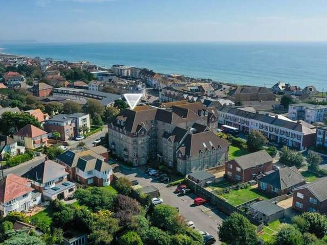 Apartment for sale in Wick, Bournemouth