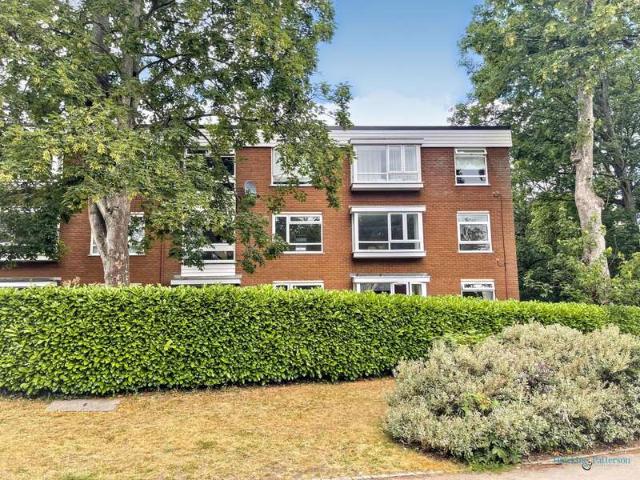 Apartment for sale in Elmdon, West Midlands