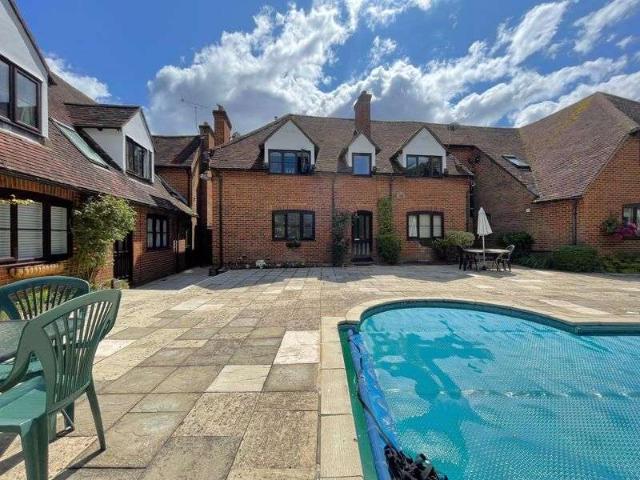Apartment for sale in Wooburn, Berghers Hill