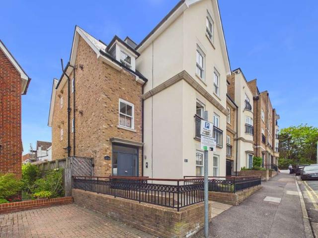 Apartment for sale in Upton, Acol