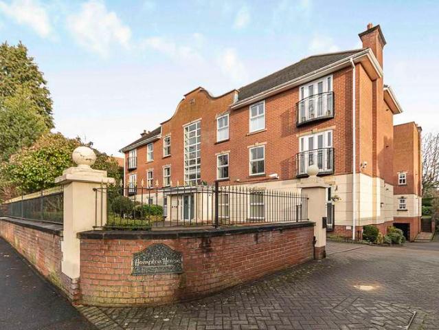 Apartment for sale in Bramhall, Greater Manchester