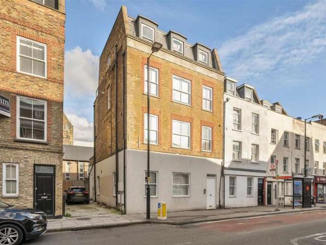 Apartment for sale in Holloway, Greater London