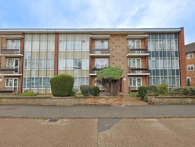 Apartment for sale in Broxbourne, Hertfordshire