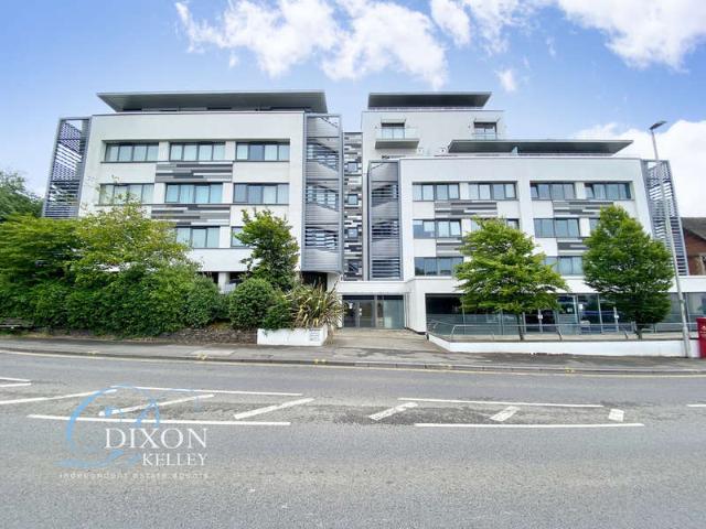 Apartment for sale in Poole