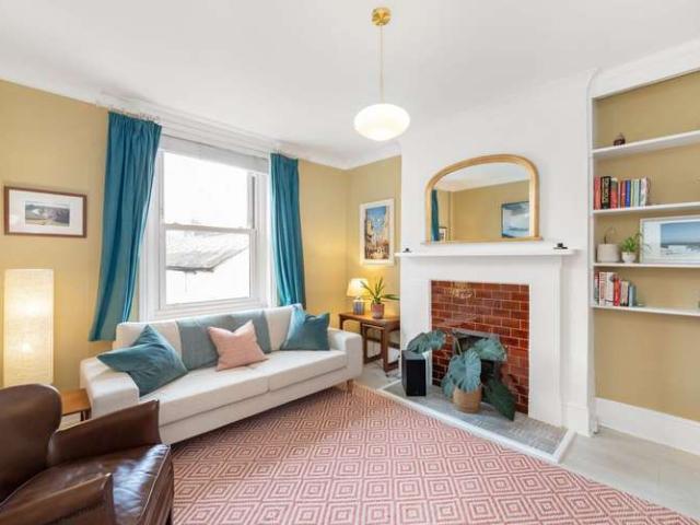 Apartment for sale in Penge, Greater London