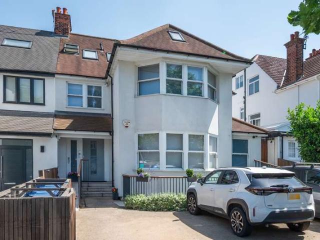 Apartment for sale in Temple Fortune, Greater London