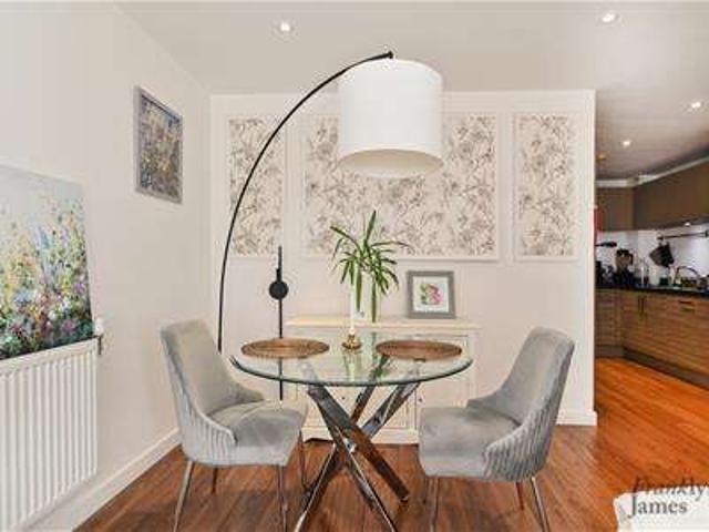 Apartment for sale in Poplar Grove, Greater London