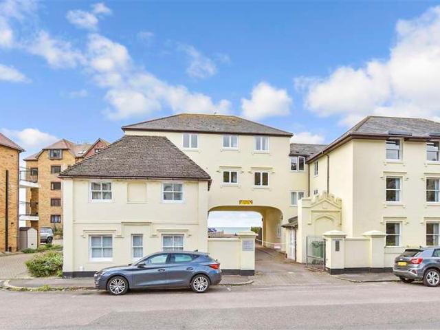 Apartment for sale in Golden Valley, Folkestone