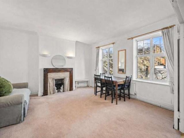 Apartment for sale in Belsize Park, Greater London