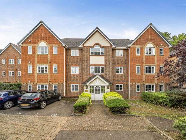 Apartment for sale in Caversham, Reading