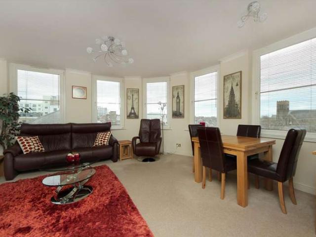 Apartment for sale in London Borough of Ealing, Hanwell