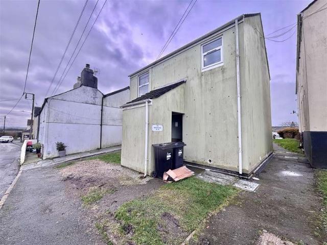 Apartment for sale in Delabole, Cornwall