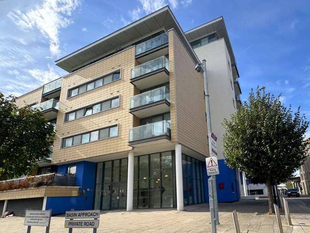 Apartment for sale in London Borough of Newham, Greater London