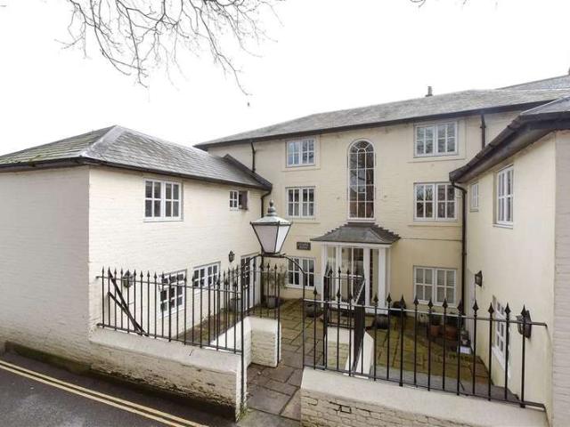 Apartment for sale in Rose Hill, Pachesham Park