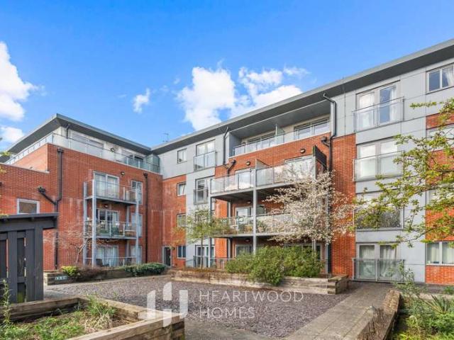 Apartment for sale in St Albans, Five Acres