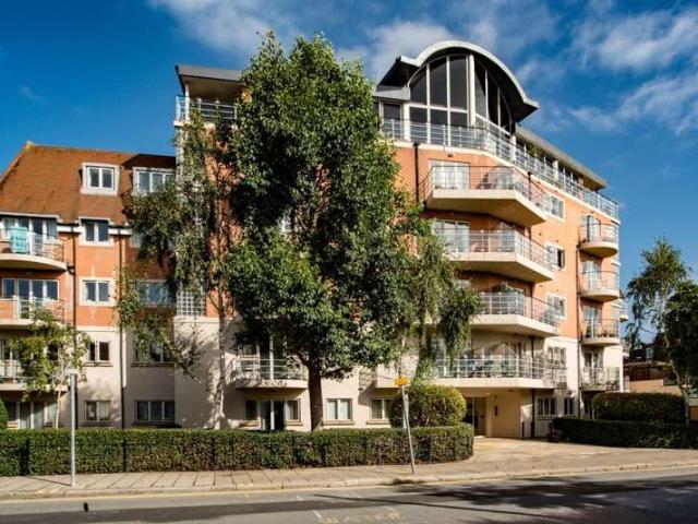 Apartment for sale in Greater London