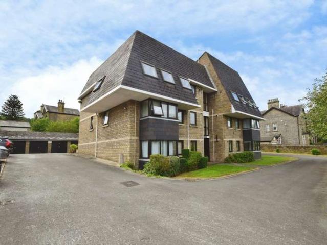 Apartment for sale in Baildon, West Yorkshire