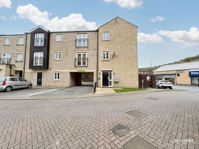Apartment for sale in Dewsbury, West Yorkshire