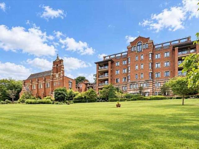 Apartment for sale in London Borough of Harrow, Greater London